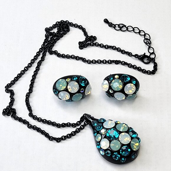 Teal BlueTeardrop Pendant Necklace with Earrings - Picture 3 of 15